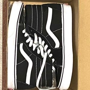 High Top Vans  | (• ◡•)|𝕊𝕆𝕃𝔻 𝕆ℕ 𝕄𝔼ℝℂ𝔸ℝ𝕀